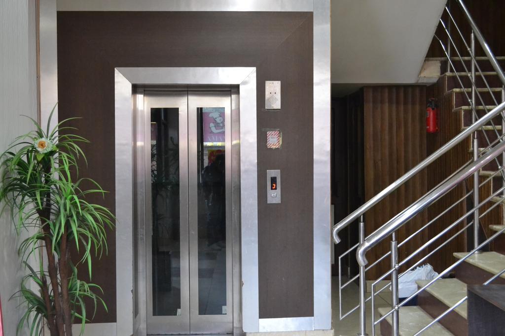 Hotel Atithi International Katra  Kültér fotó