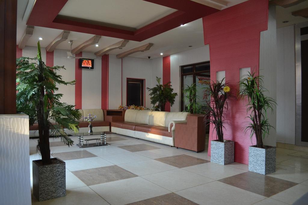 Hotel Atithi International Katra  Kültér fotó