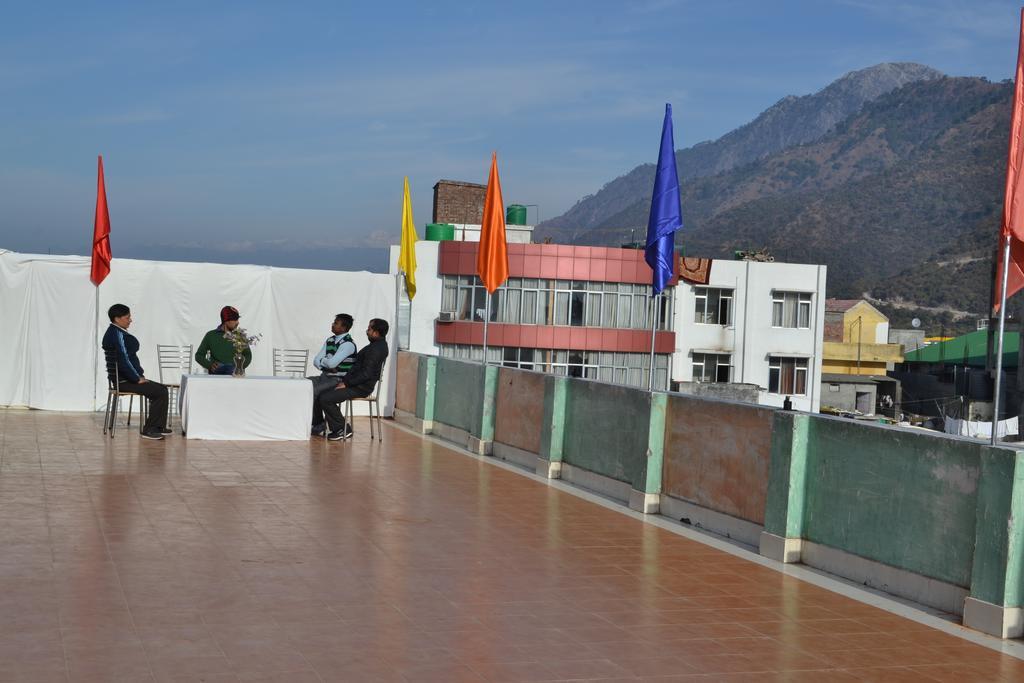 Hotel Atithi International Katra  Szoba fotó