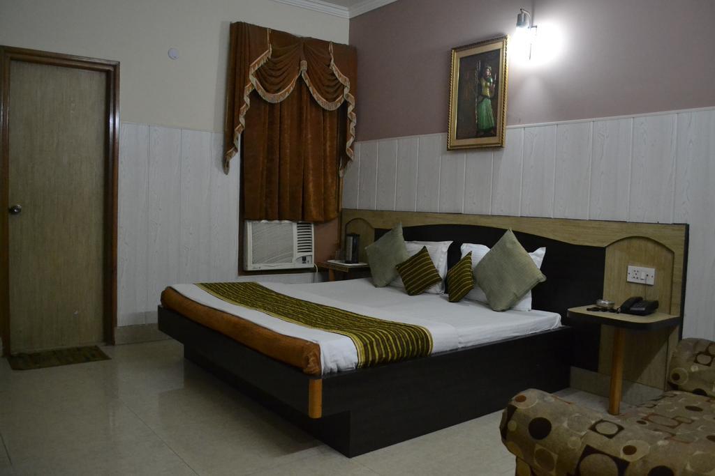 Hotel Atithi International Katra  Szoba fotó