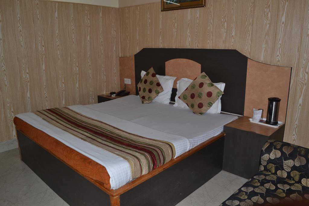 Hotel Atithi International Katra  Szoba fotó