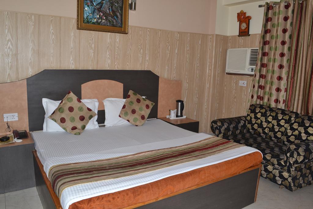 Hotel Atithi International Katra  Szoba fotó