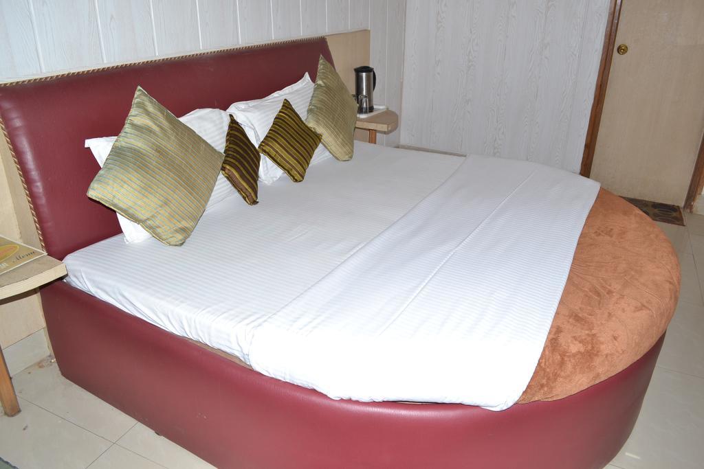 Hotel Atithi International Katra  Szoba fotó